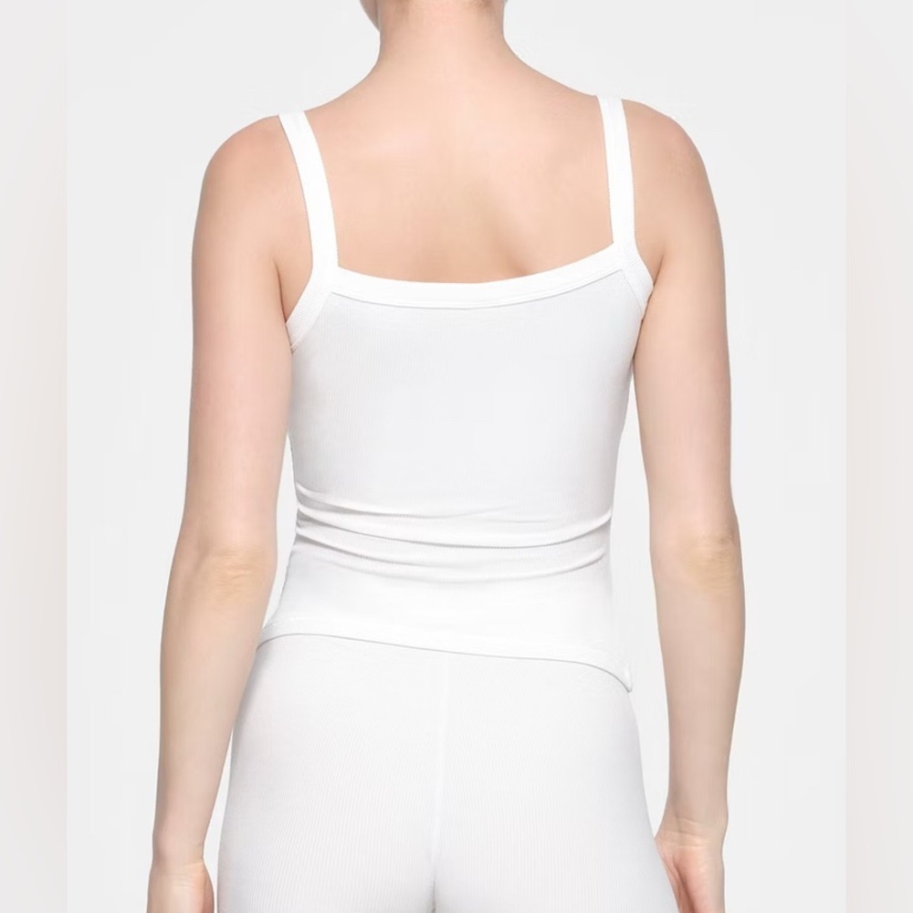 SKIMS SOFT LOUNGE SCOOP NECK TANK SIZE S - Picture 4 of 4